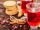 Ako variť, liečivé vlastnosti studeného a horúceho ibištekového čaju