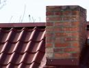 Comment faire un passage pour la ventilation et une cheminée à travers le toit Couper le toit sous la cheminée
